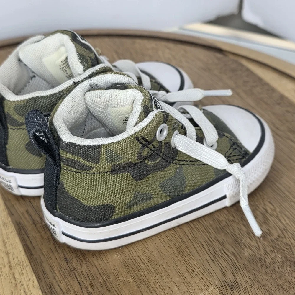 Converse‎ All Star Chuck Taylor Toddler  Camo Green Hightop Shoes size 4 Sneaker